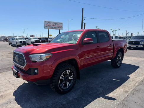 Used 2019 Toyota Tacoma TRD Sport w/ Technology Package AWD/4WD image 3