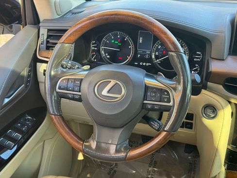 Used 2019 Lexus LX 570 4WD image 20