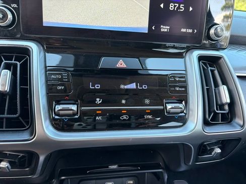 Certified 2022 Kia Sorento S FWD image 12