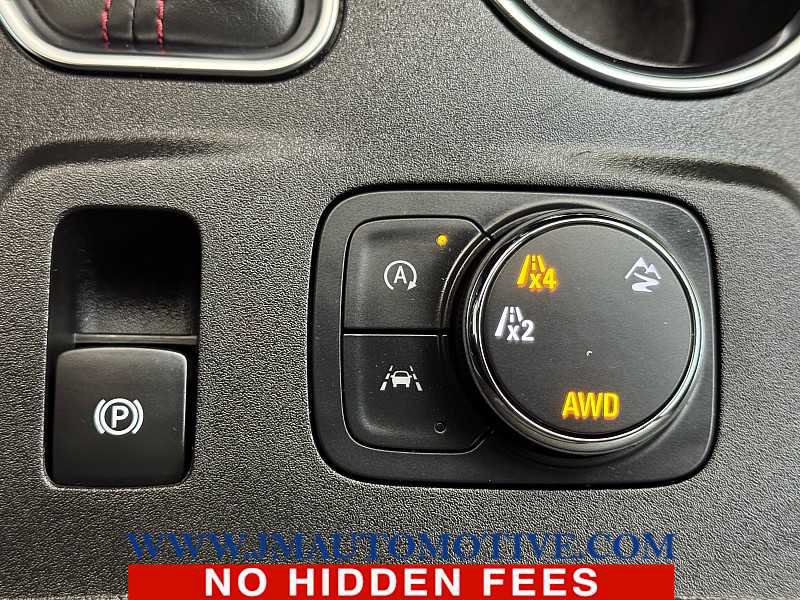 Used 2024 Chevrolet Traverse RS AWD/4WD image 38