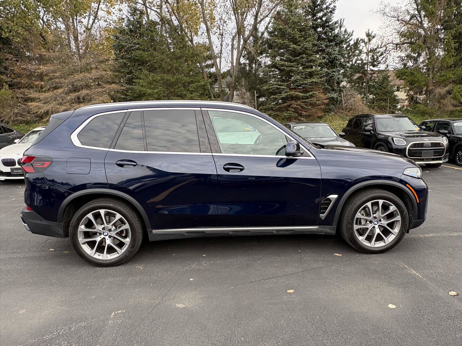 Used 2024 BMW X5 xDrive40i w/ Premium Package AWD/4WD image 8