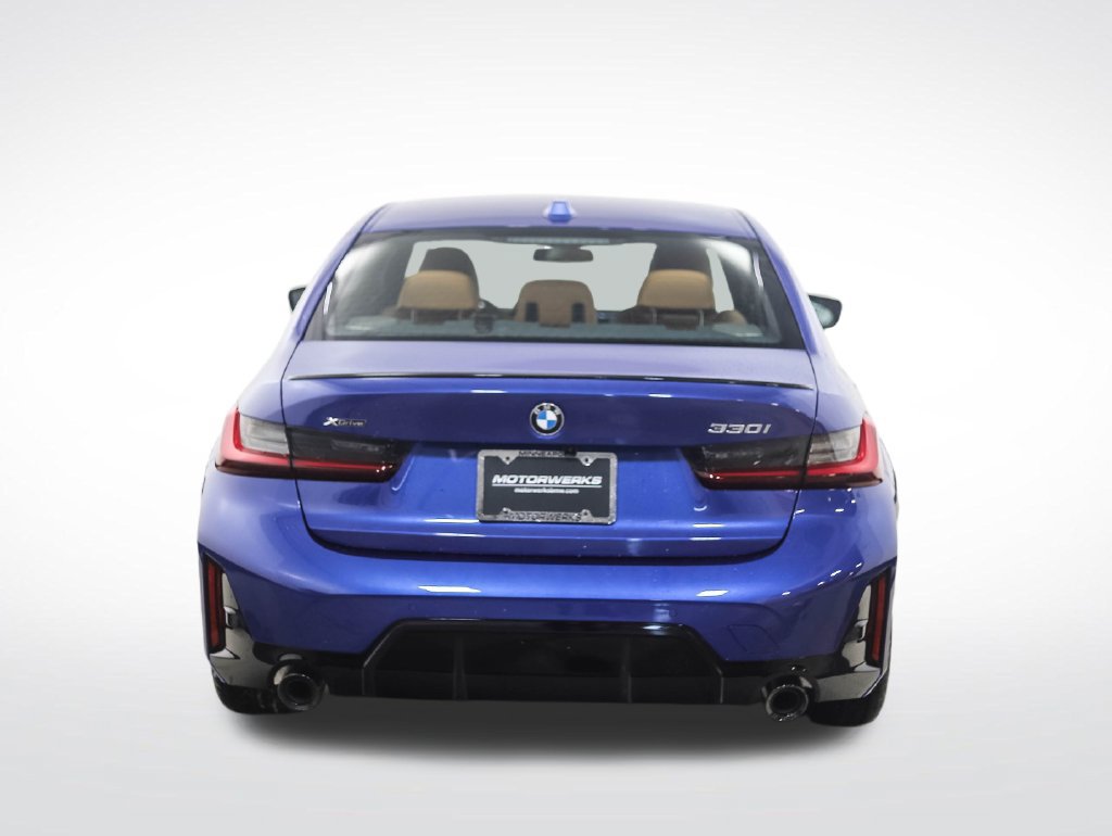 Used 2026 BMW 330i xDrive Sedan w/ M Sport Package AWD/4WD image 4