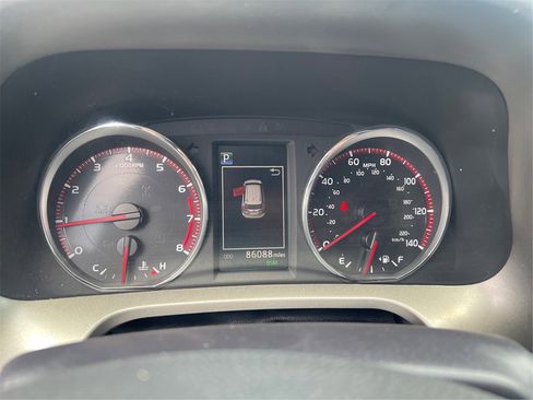 Used 2016 Toyota RAV4 SE image 17