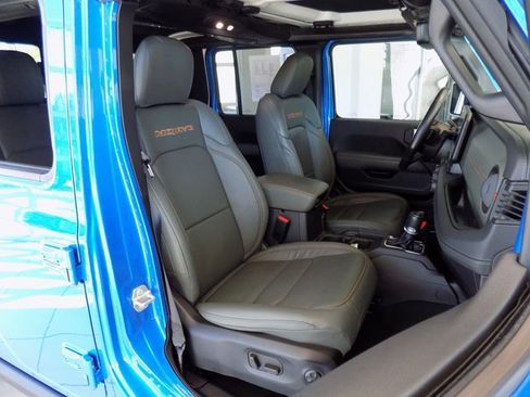 Certified 2024 Jeep Gladiator Mojave image 25