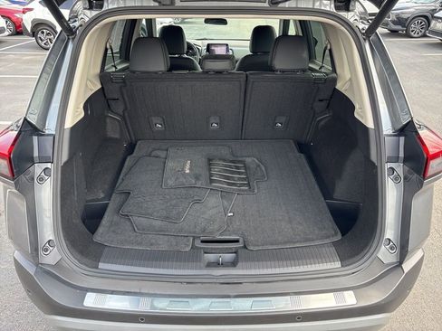 Used 2023 Nissan Rogue SV w/ SV Premium B Package image 26