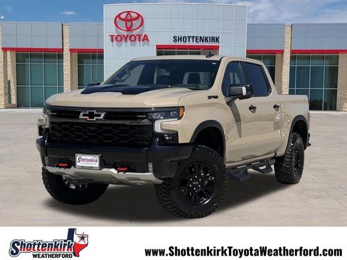 Used 2023 Chevrolet Silverado 1500 ZR2 w/ Technology Package AWD/4WD image 1