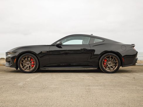 Used 2025 Ford Mustang GT Premium RWD image 8
