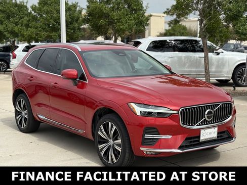 Certified 2023 Volvo XC60 B5 Ultimate w/ Climate Package image 5