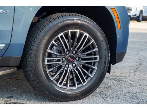New 2026 GMC Yukon Elevation w/ Elevation Premium Package AWD/4WD image 10