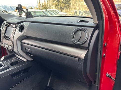 Used 2018 Toyota Tundra SR5 image 27