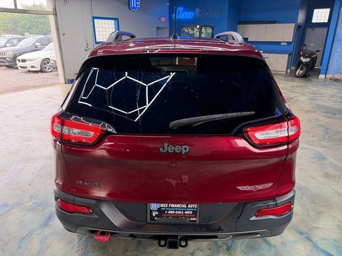 Used 2016 Jeep Cherokee Trailhawk w/ Leather Interior Group AWD/4WD image 9