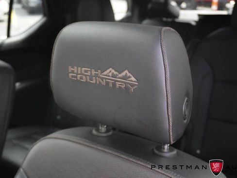 Used 2022 Chevrolet Traverse High Country AWD/4WD image 23