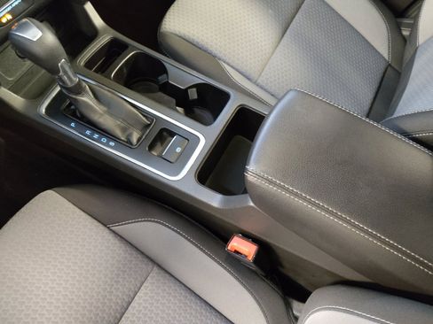 Used 2017 Ford Escape SE w/ Equipment Group 201A AWD/4WD image 26