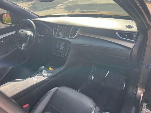 Used 2019 INFINITI QX50 Essential w/ Sensory Package FWD image 16
