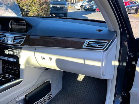 Used 2014 Mercedes-Benz E 350 Sedan image 18