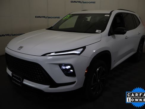 Used 2025 Buick Enclave Sport Touring image 12