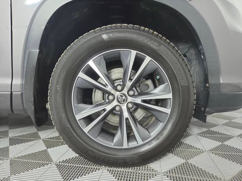 Used 2016 Toyota Highlander XLE AWD/4WD image 9