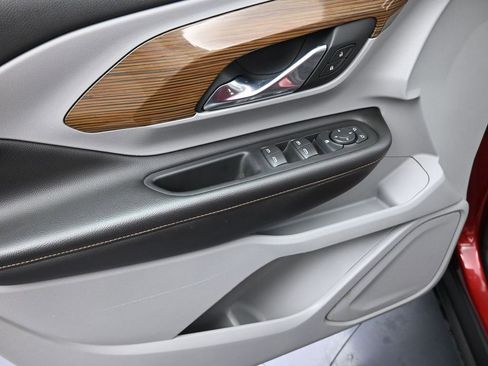 Used 2018 GMC Terrain SLE w/ Driver Convenience Package image 10