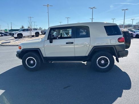 Used 2010 Toyota FJ Cruiser 4WD image 15