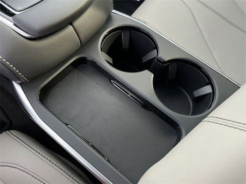 Used 2025 Acura RDX SH-AWD image 22