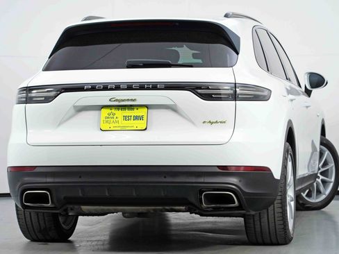 Used 2019 Porsche Cayenne E-Hybrid image 5