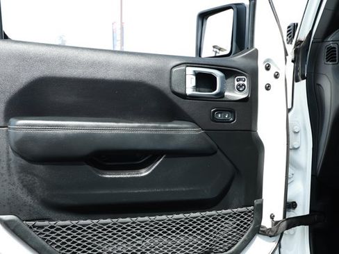 Used 2020 Jeep Gladiator Overland AWD/4WD image 21