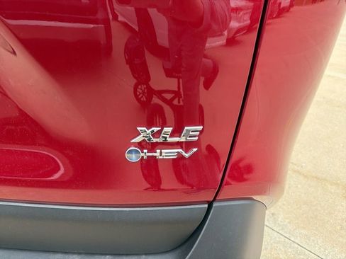 Used 2025 Toyota RAV4 XLE w/ Convenience Package image 8