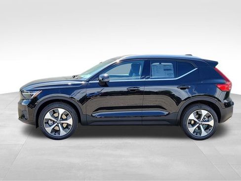 New 2025 Volvo XC40 B5 Core w/ Protection Package Premier AWD/4WD image 4
