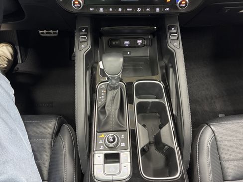 Certified 2021 Kia Telluride SX w/ SX Prestige Package AWD/4WD image 18