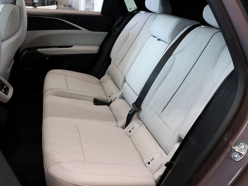 Used 2026 Cadillac Lyriq Luxury AWD/4WD image 12