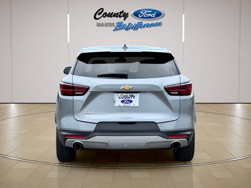 Used 2025 Chevrolet Blazer LT AWD/4WD image 11
