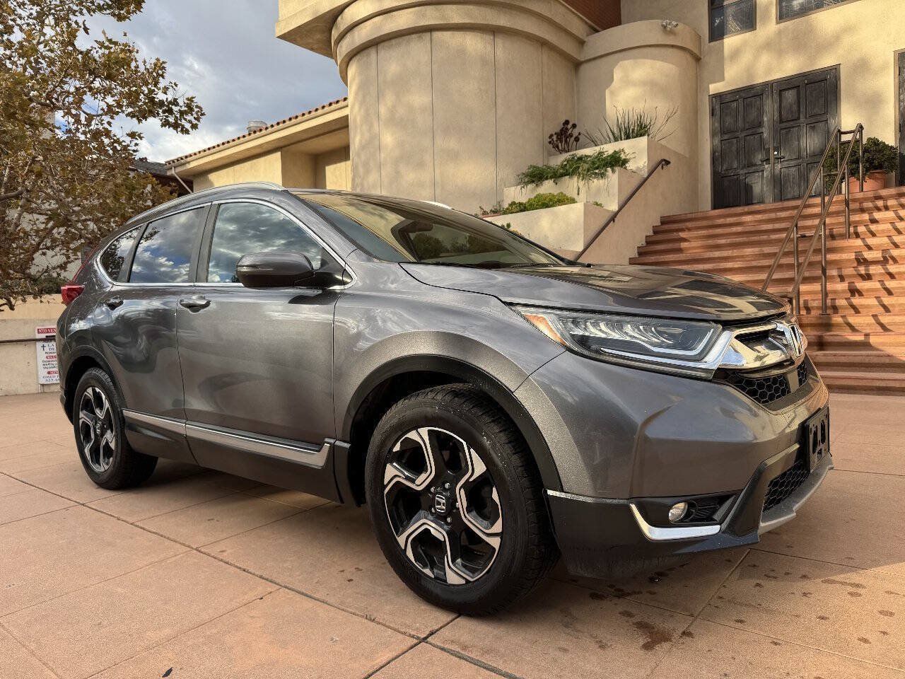 Used 2019 Honda CR-V Touring image 1