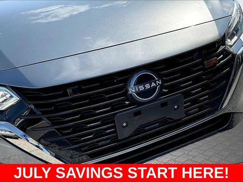 Used 2025 Nissan Sentra SR FWD image 35