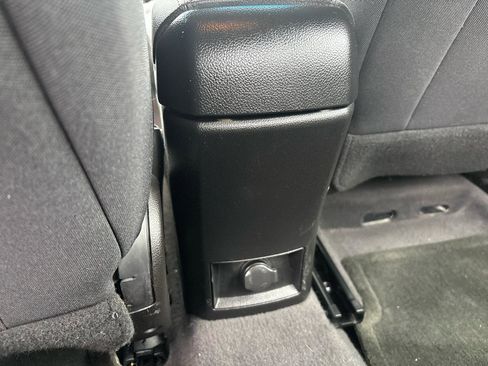 Used 2012 Chevrolet Cruze LS image 32