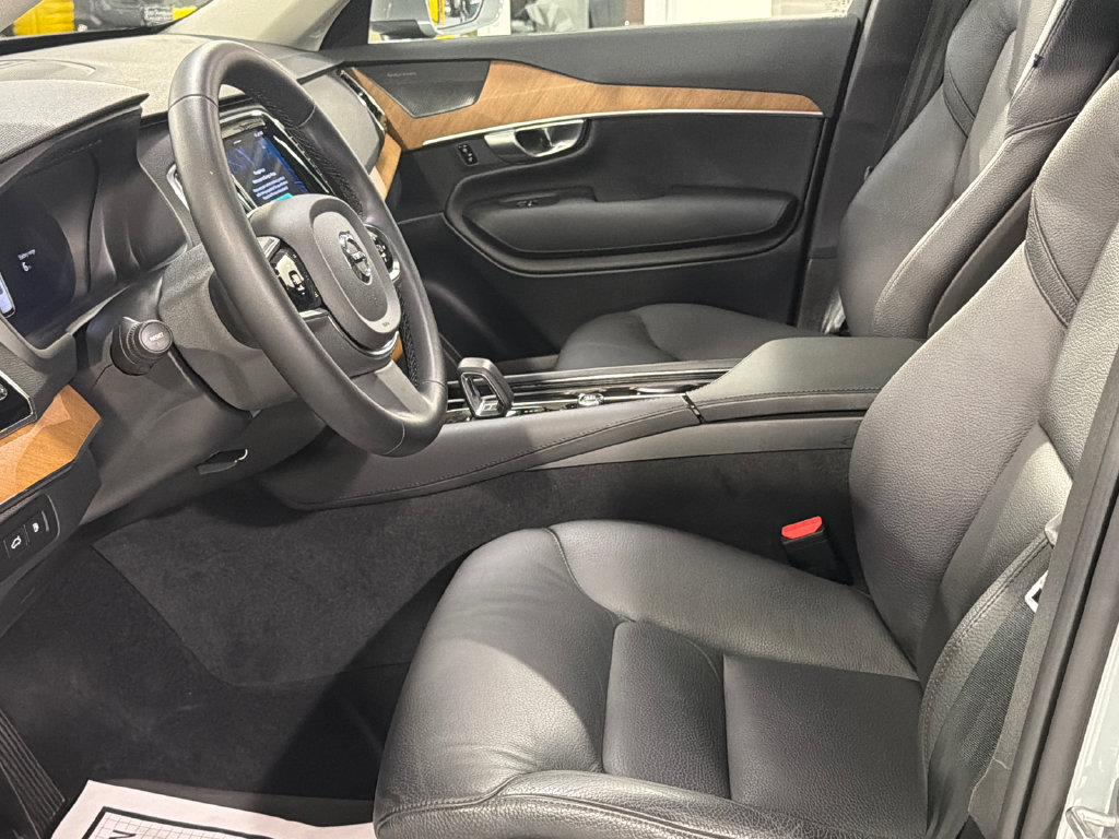 Certified 2024 Volvo XC90 T8 Plus w/ Protection Package Premier AWD/4WD image 10