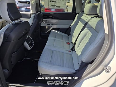 New 2026 Lincoln Nautilus Reserve image 8