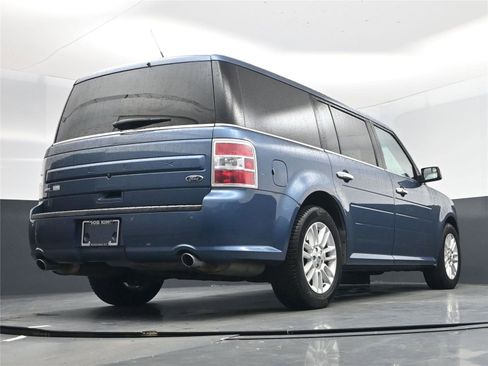 Used 2019 Ford Flex SEL image 25