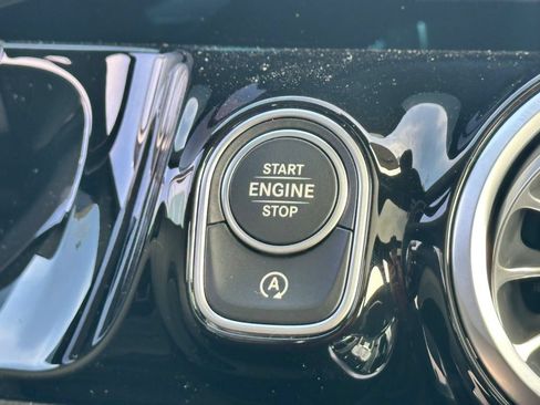 Used 2025 Mercedes-Benz GLA 35 AMG 4MATIC image 29