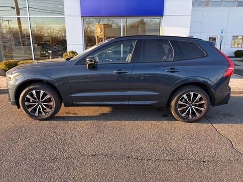 Used 2025 Volvo XC60 B5 Plus image 2