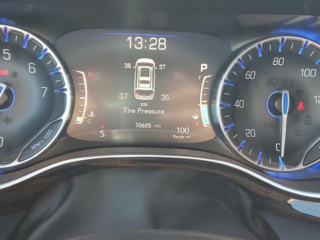 Certified 2023 Chrysler Pacifica Limited FWD image 26