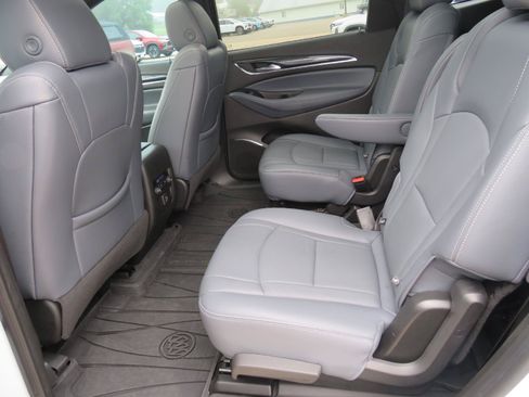 Used 2023 Buick Enclave Essence w/ Experience Buick Package FWD image 9