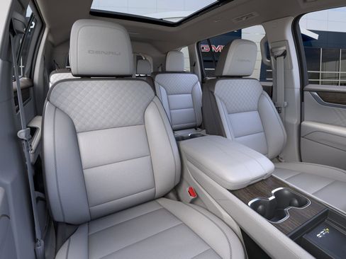 New 2026 GMC Acadia Denali w/ Super Cruise Package image 40