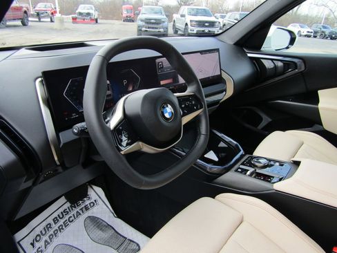 Used 2025 BMW X3 xDrive30i w/ Premium Package image 10