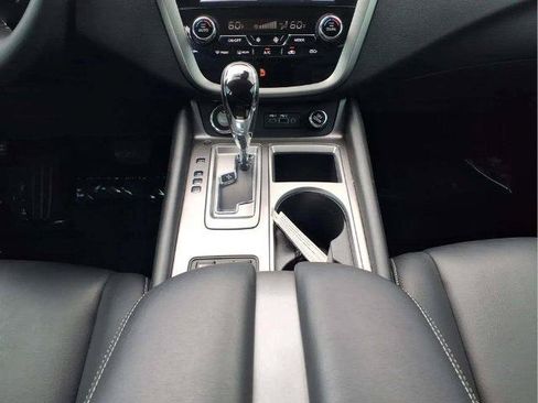 Certified 2024 Nissan Murano SV w/ SV Midnight Edition Package FWD image 10