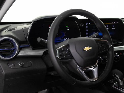 Used 2024 Chevrolet Trax LT w/ Driver Confidence Package image 31