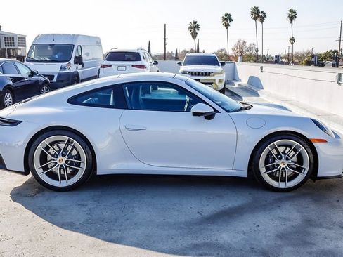 Used 2025 Porsche 911 Carrera RWD image 13