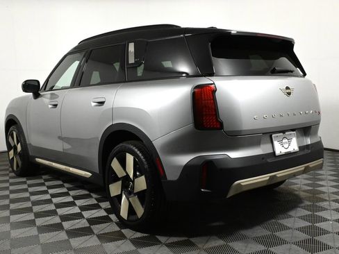 Used 2025 MINI Cooper Countryman S w/ Comfort Package Max image 5