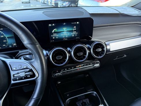 Used 2021 Mercedes-Benz GLB 250 GLB 250 image 21