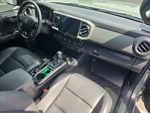 Used 2023 Toyota Tacoma TRD Off-Road w/ TRD Premium Off Road Package AWD/4WD image 12