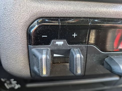 Used 2024 RAM 3500 Big Horn image 18